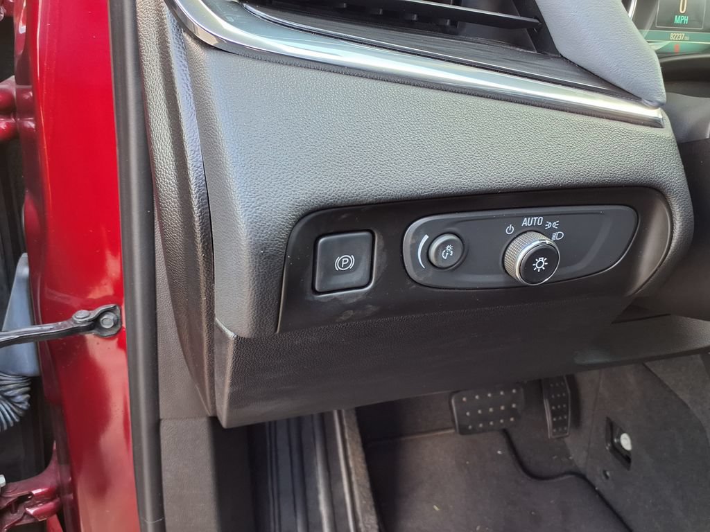 Used 2019 Buick Enclave Essence FWD image 23