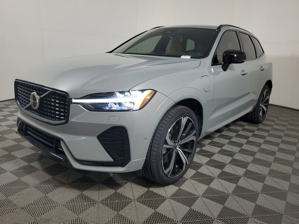 Used 2024 Volvo XC60 T8 Ultimate w/ Climate Package AWD/4WD image 4