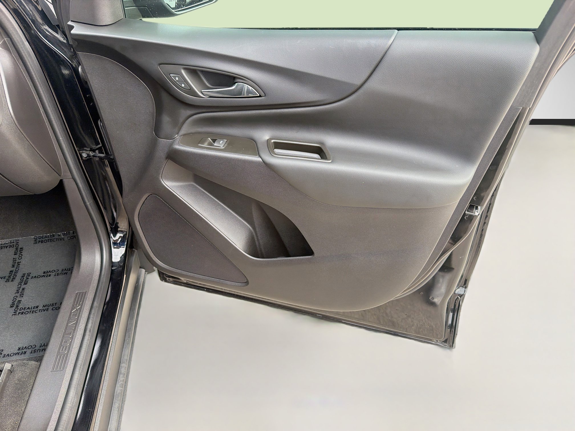 Used 2024 Chevrolet Equinox LT FWD image 32