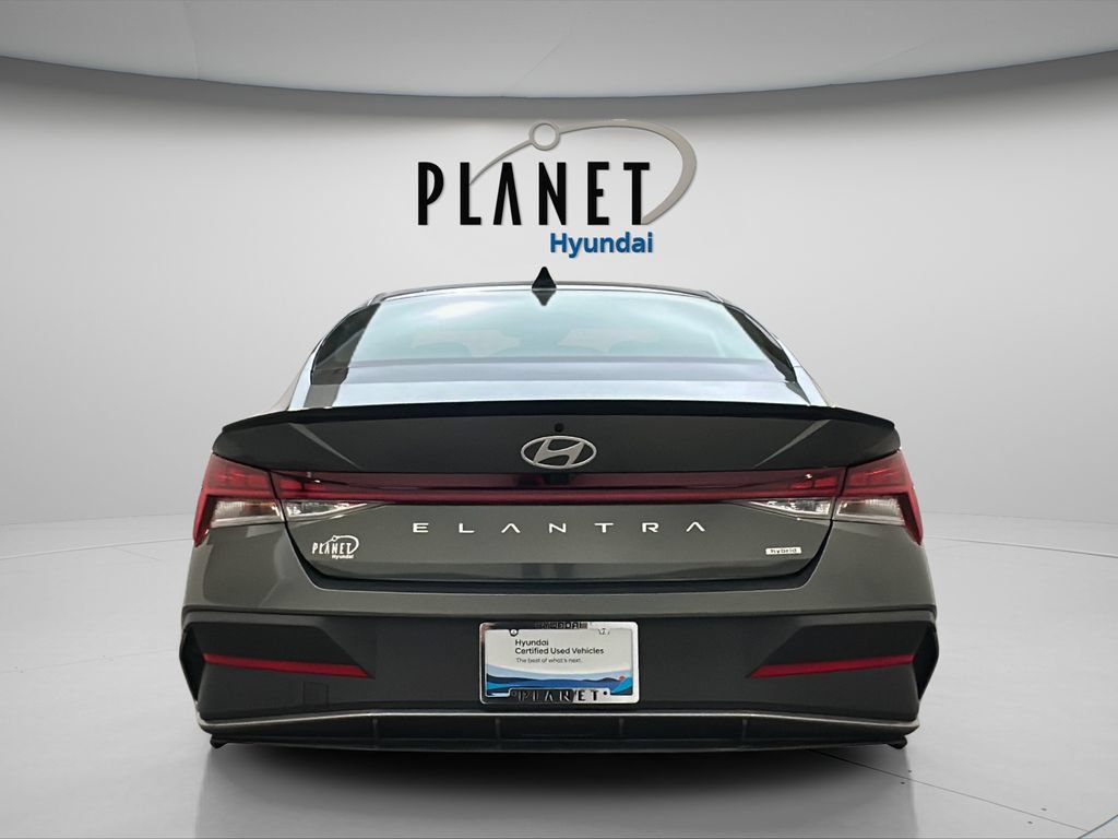 Used 2025 Hyundai Elantra SEL FWD image 5