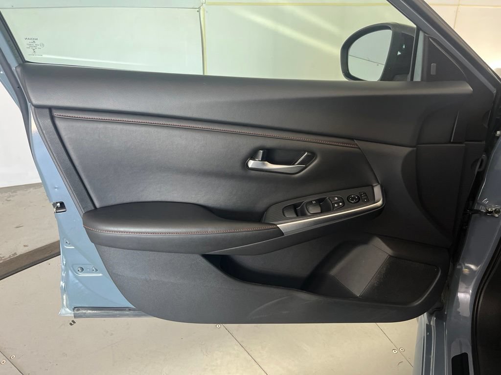 Used 2025 Nissan Sentra SR FWD image 26