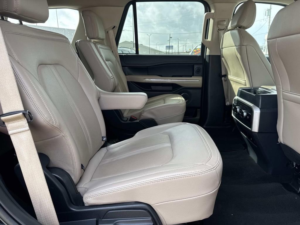 Used 2024 Ford Expedition Limited RWD image 10