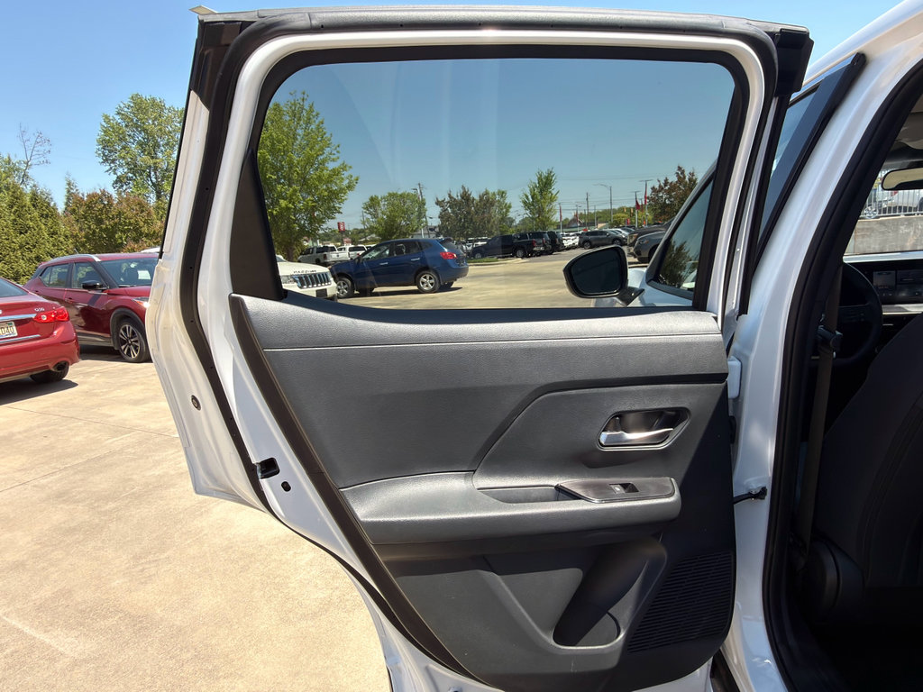 Used 2025 Nissan Kicks SV image 22