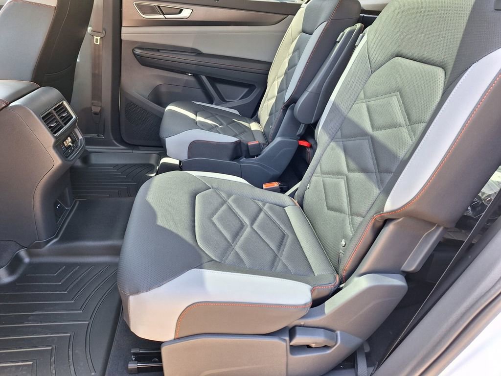 New 2026 Volkswagen Atlas Peak Edition image 24