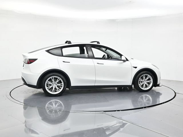 Used 2022 Tesla Model Y Long Range AWD/4WD image 2