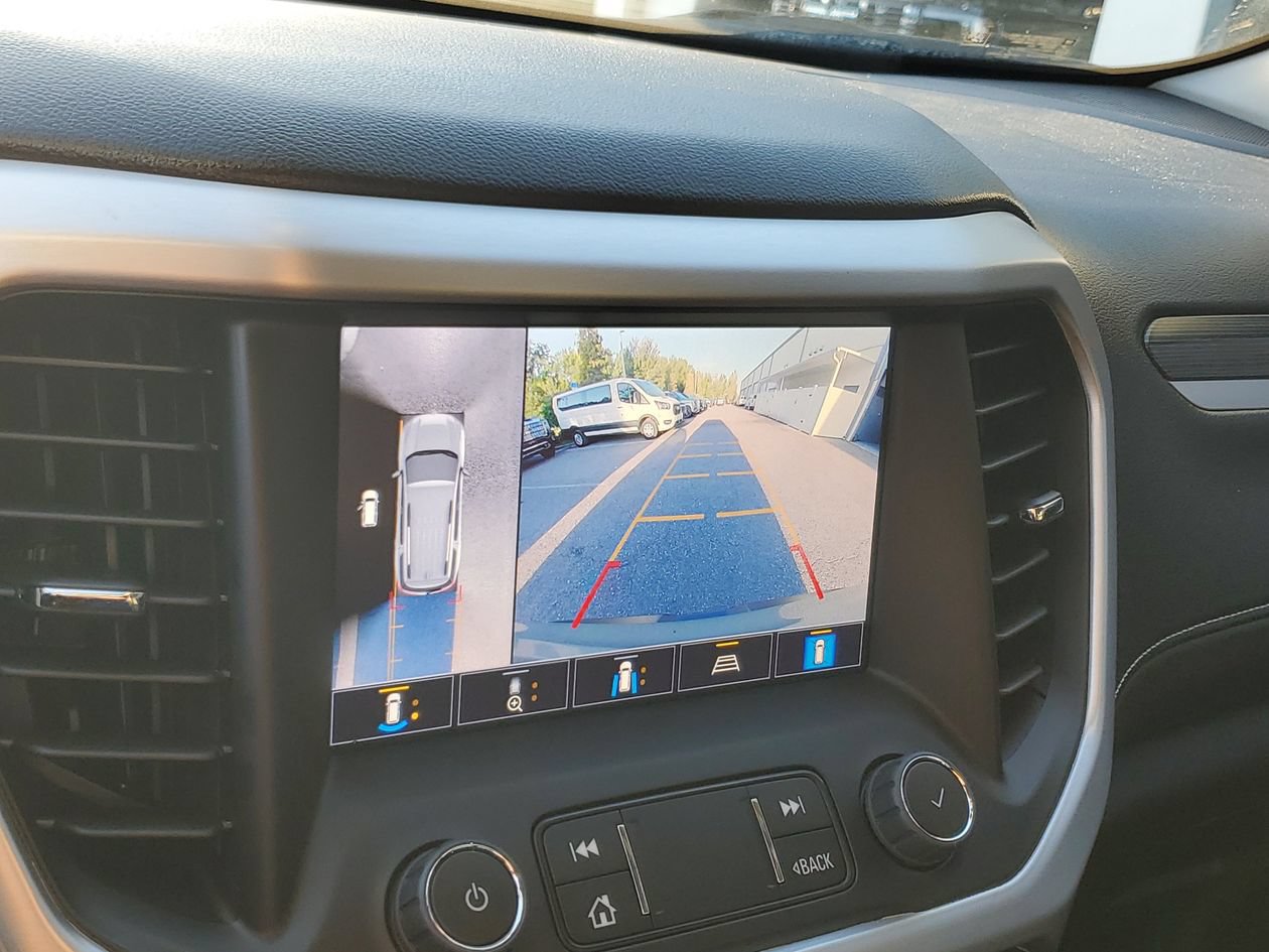 Used 2023 GMC Acadia SLT w/ Technology Package FWD image 21