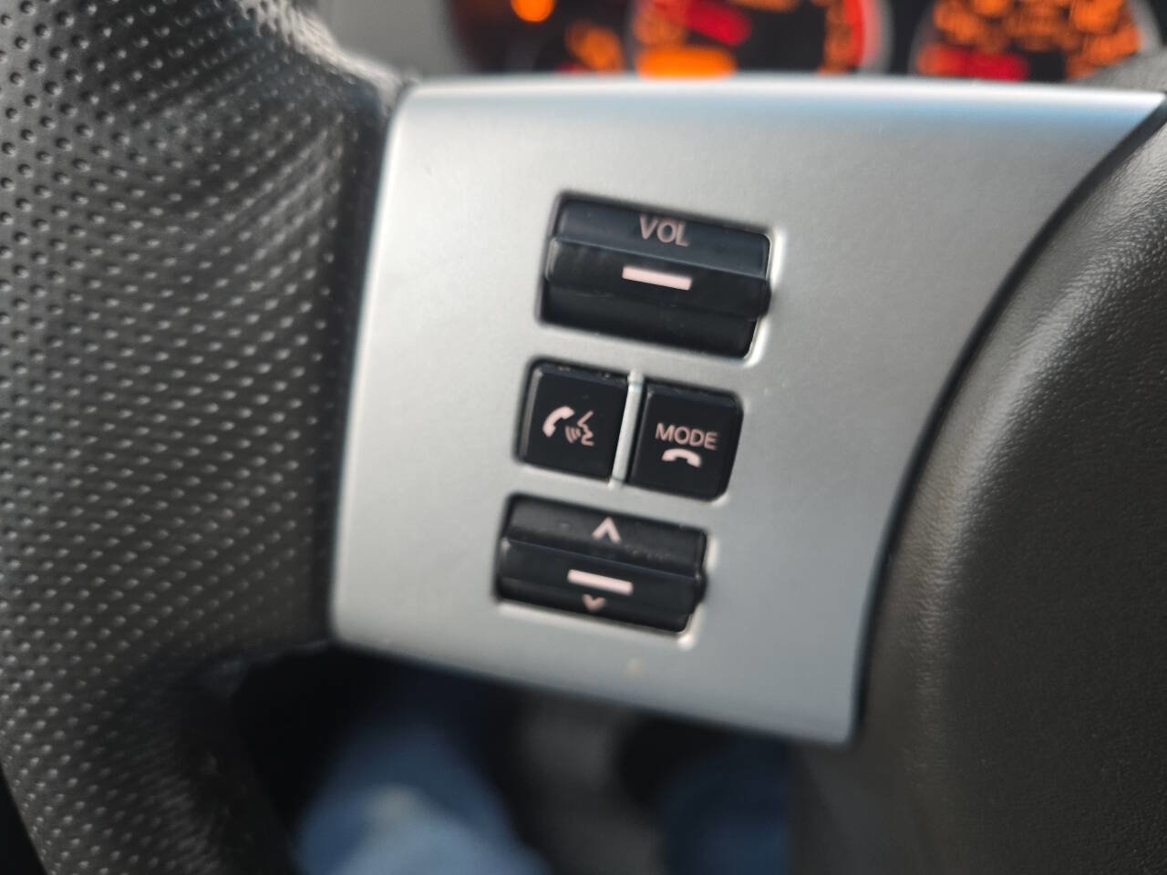 Used 2011 Nissan Pathfinder LE w/ Navigation Pkg image 38