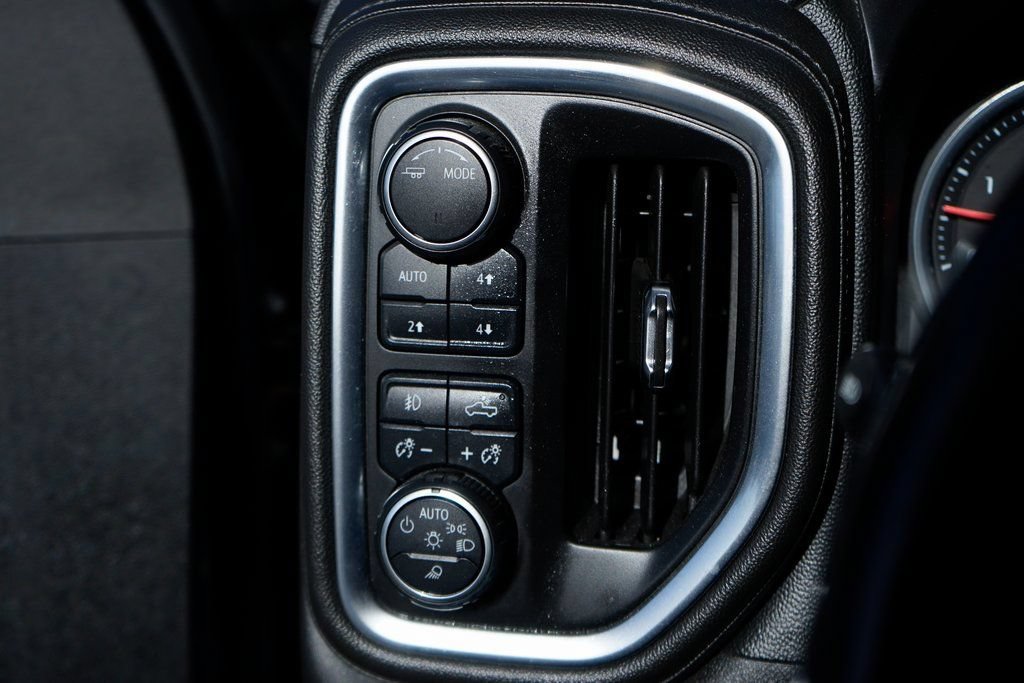 Used 2020 Chevrolet Silverado 2500 LTZ w/ LTZ Premium Package AWD/4WD image 19