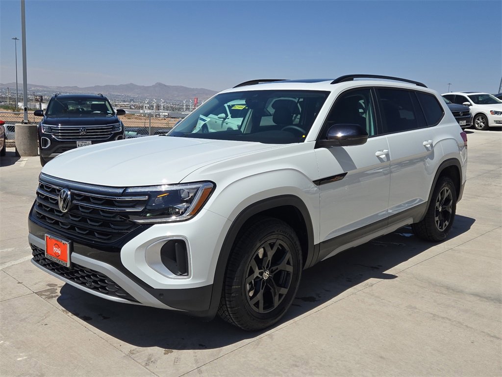 New 2025 Volkswagen Atlas Peak Edition SE image 5