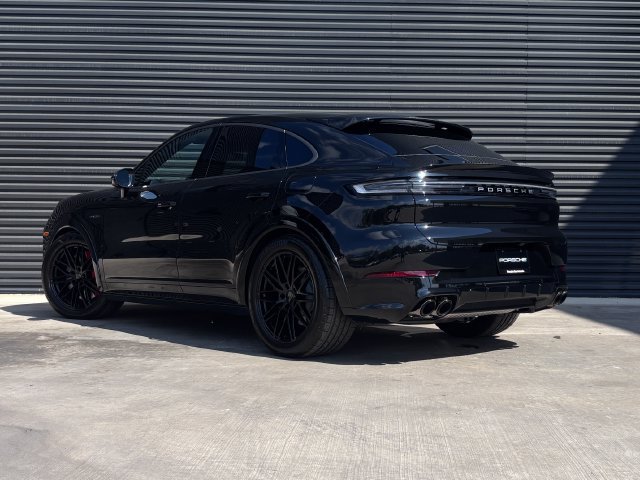 New 2026 Porsche Cayenne Turbo AWD/4WD image 3