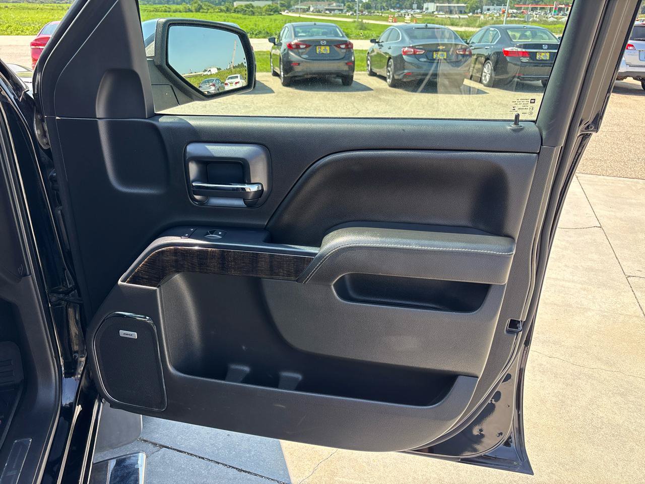 Used 2014 GMC Sierra 1500 Denali w/ Driver Alert Package AWD/4WD image 26