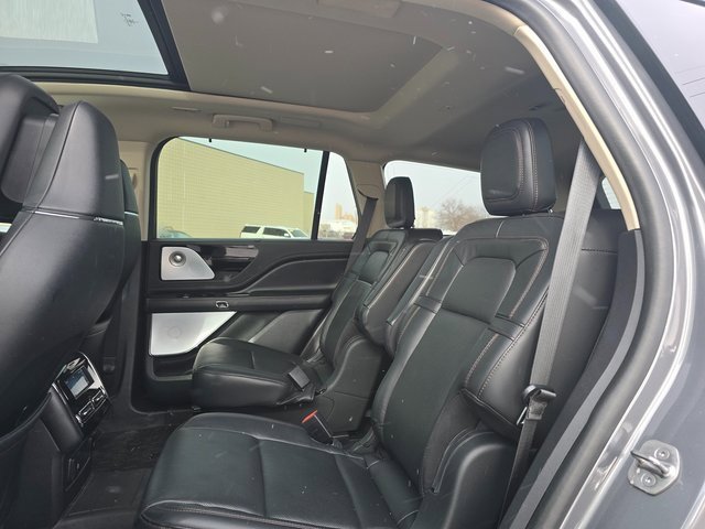 Used 2021 Lincoln Aviator Reserve w/ Equipment Group 210A image 12