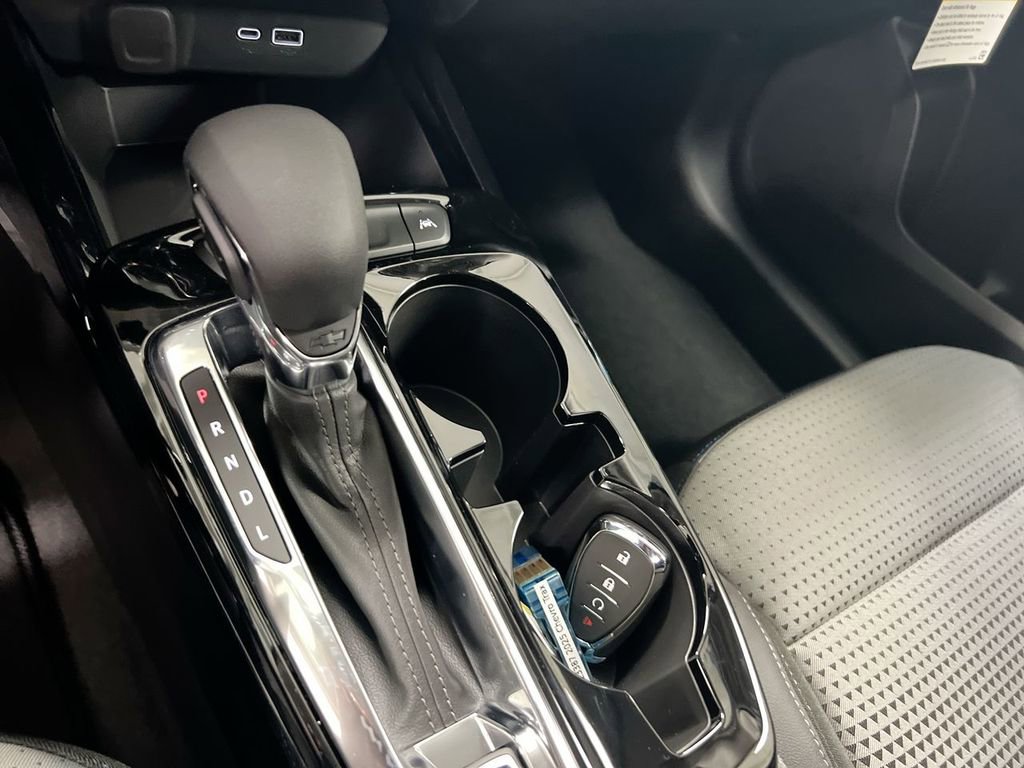 Used 2025 Chevrolet Trax LT w/ Driver Confidence Package image 16