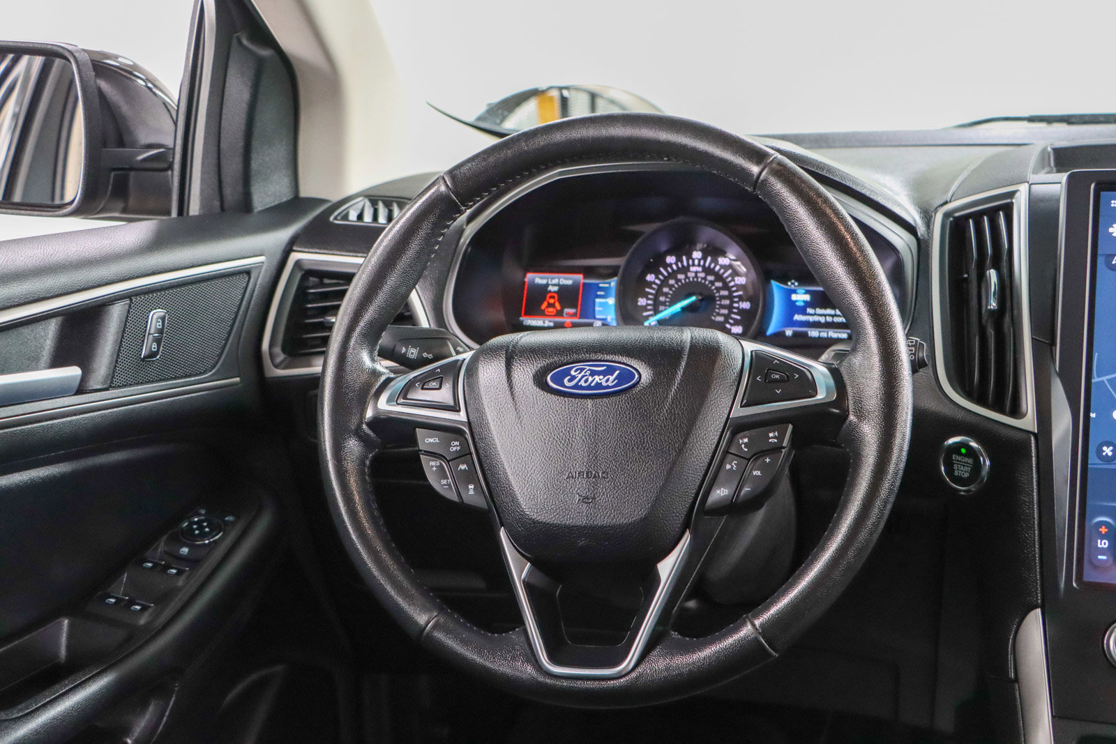 Used 2022 Ford Edge SEL image 12