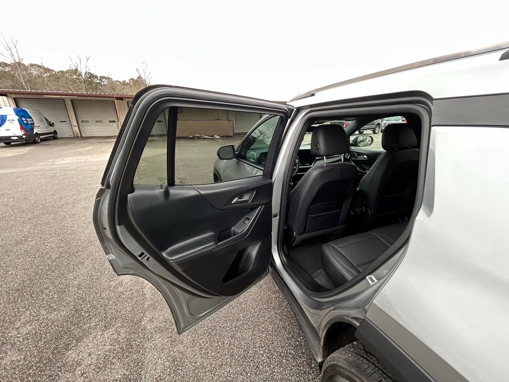 Used 2025 Chevrolet Equinox LT w/ Convenience Package II image 16