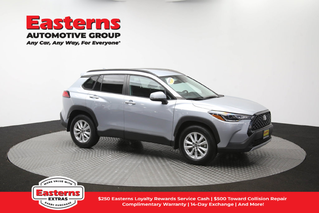 Used 2022 Toyota Corolla Cross LE AWD/4WD image 45
