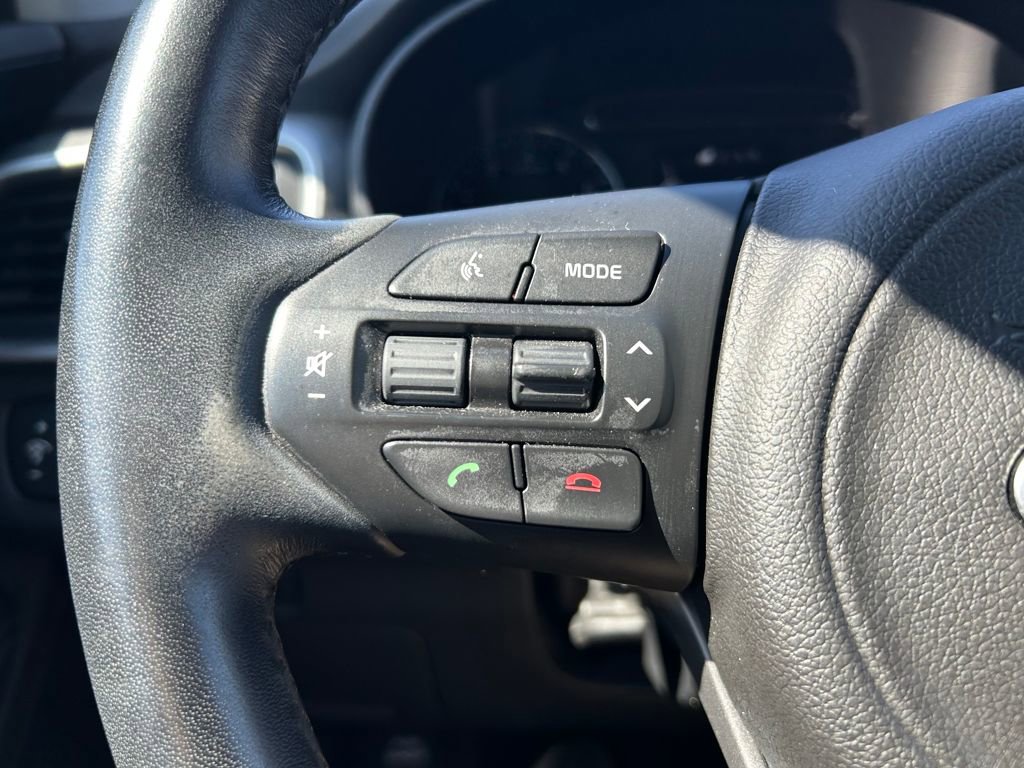 Used 2017 Kia Sorento LX w/ LX Convenience Package image 17