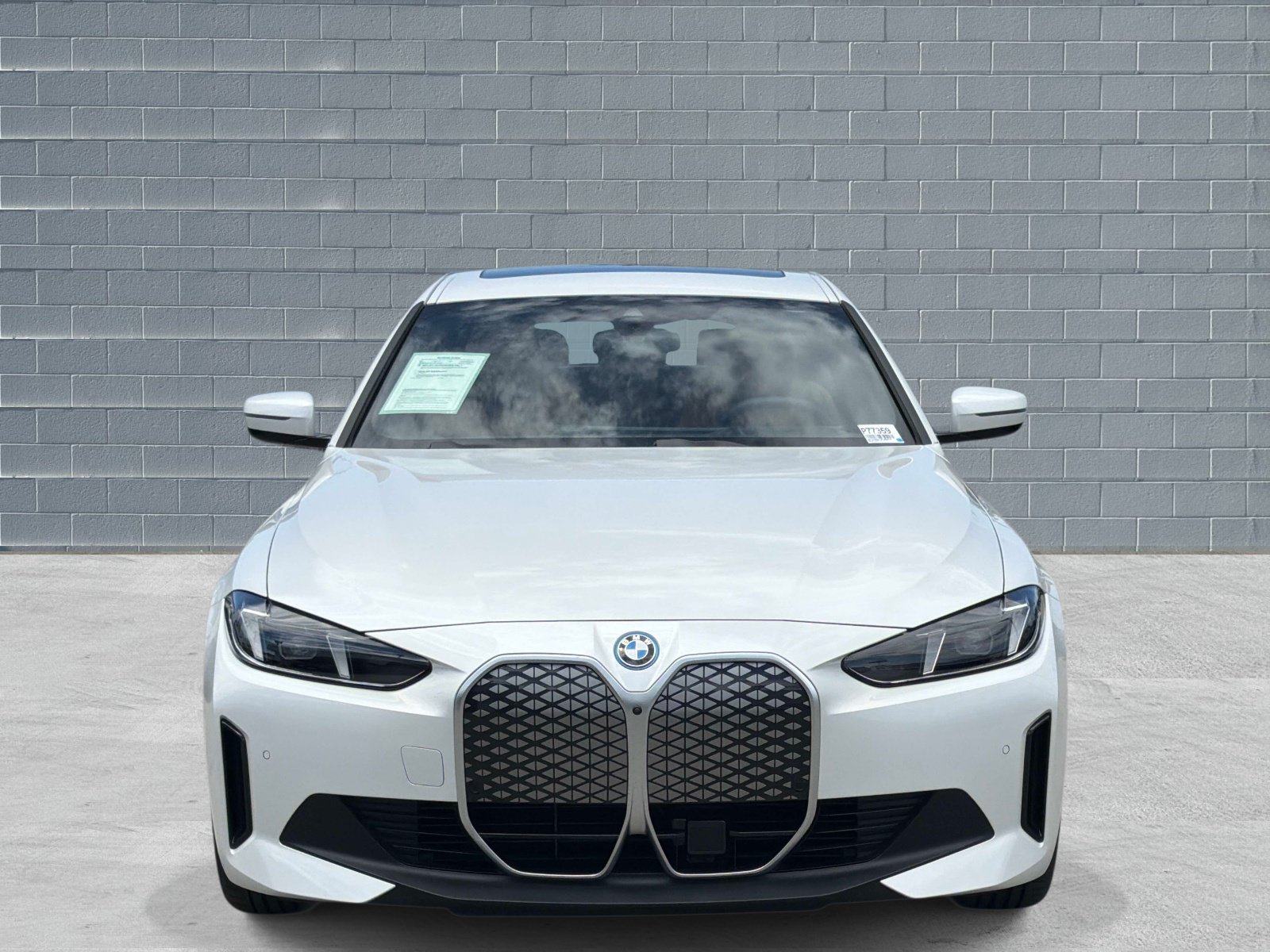 Used 2025 BMW i4 eDrive40 RWD image 2