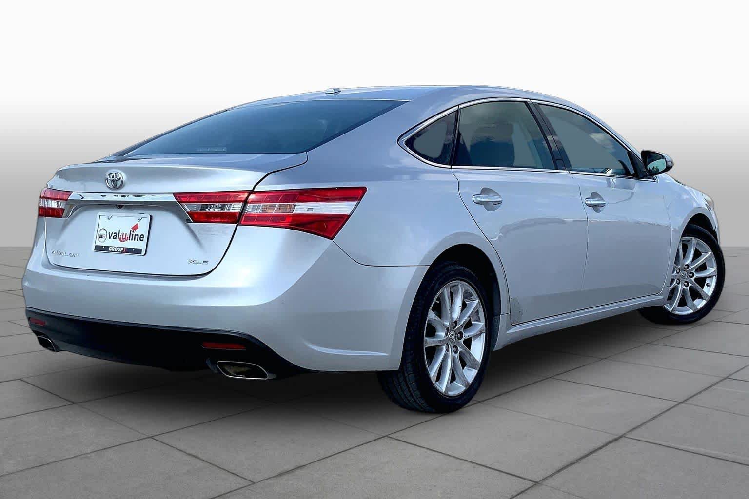 Used 2013 Toyota Avalon XLE Touring FWD image 13