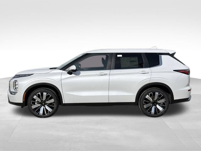 New 2026 Mitsubishi Outlander SE FWD image 2