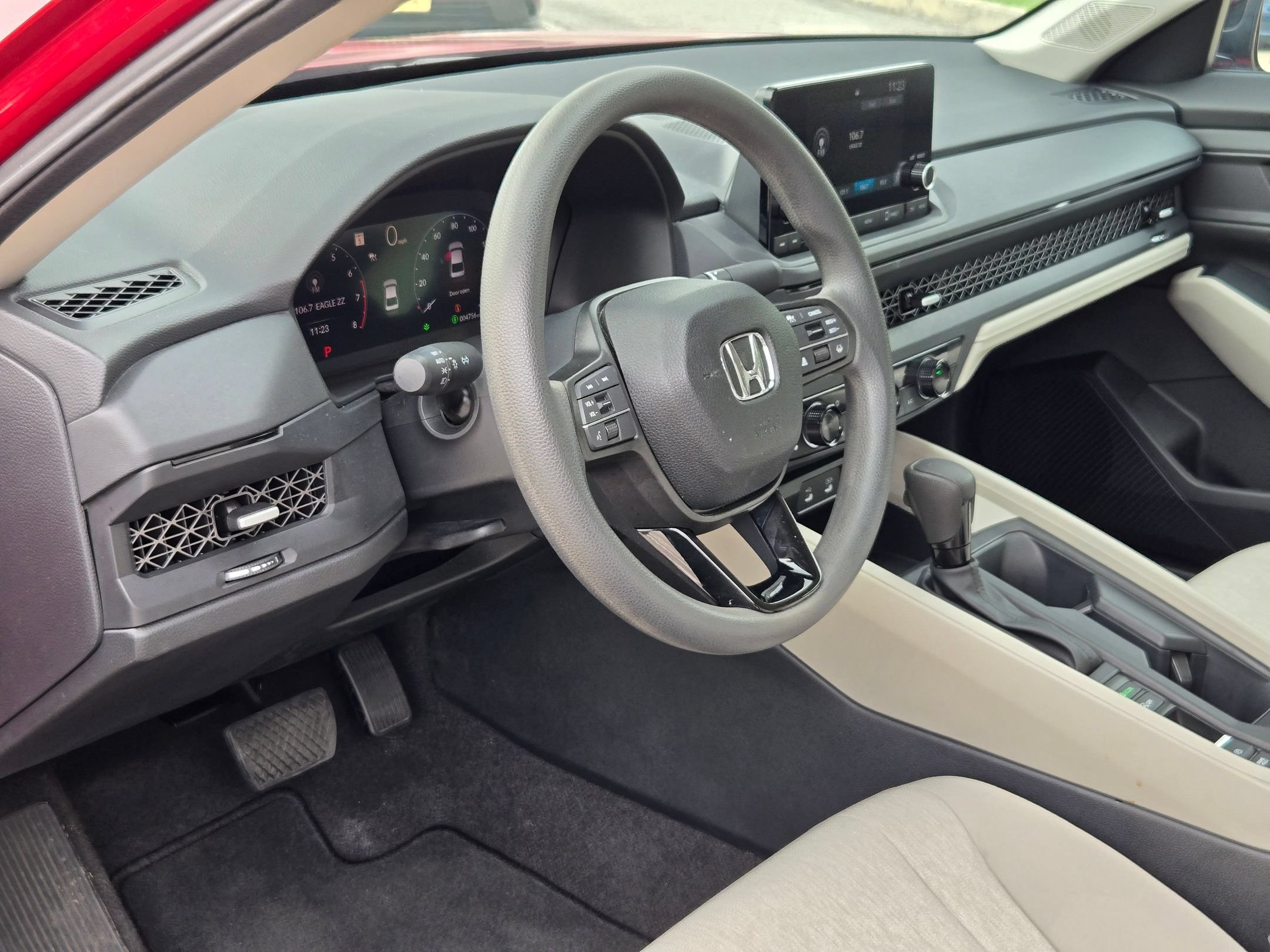 Used 2025 Honda Accord SE image 12