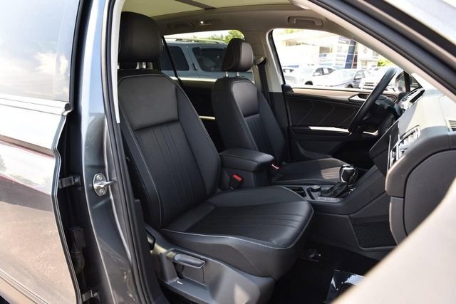 Certified 2023 Volkswagen Tiguan SE w/ Panoramic Sunroof Package AWD/4WD image 20