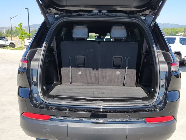 Used 2023 Jeep Grand Cherokee L Laredo AWD/4WD image 12