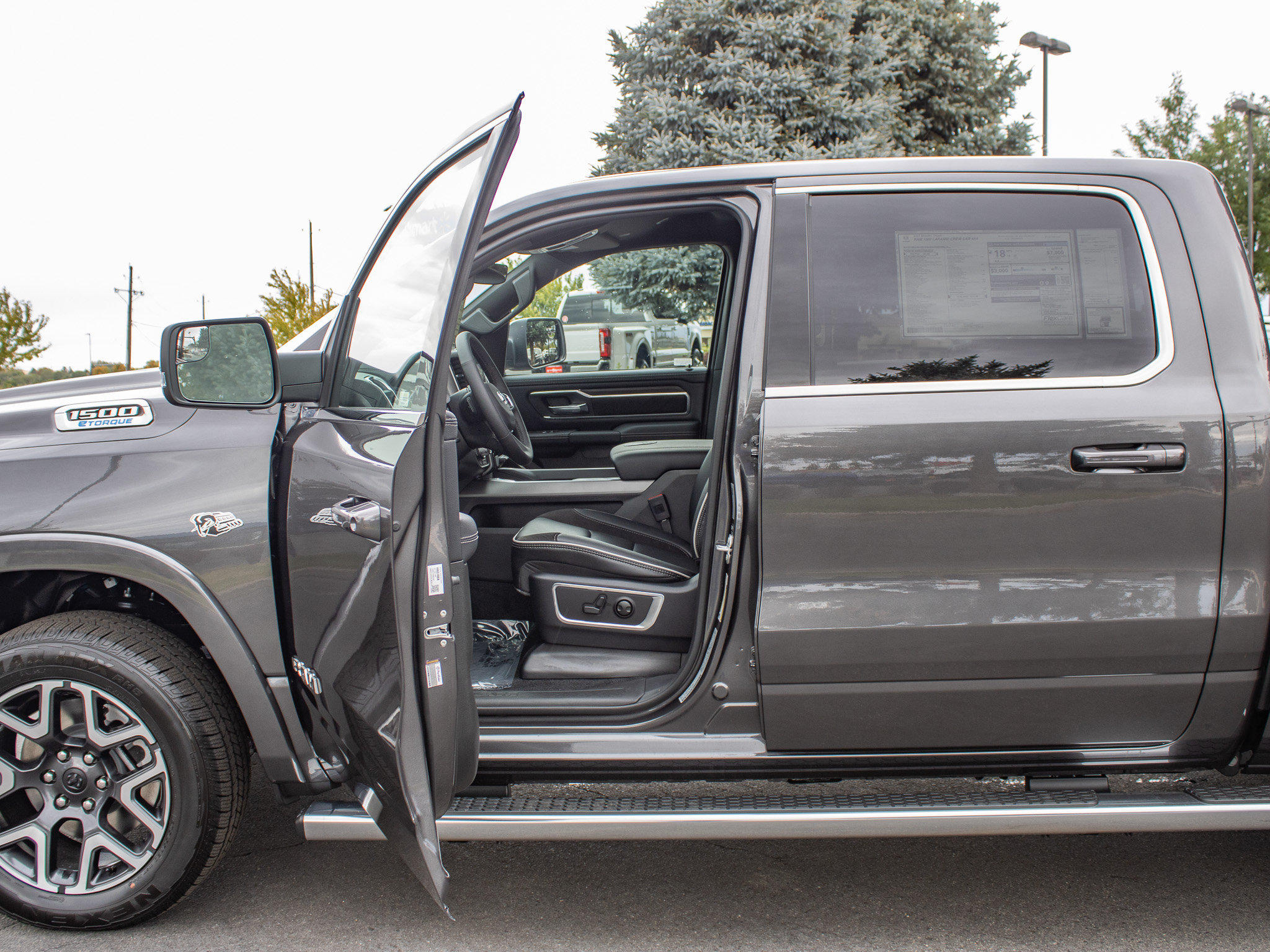 New 2027 RAM 1500 Laramie w/ Chrome Appearance Group AWD/4WD image 23