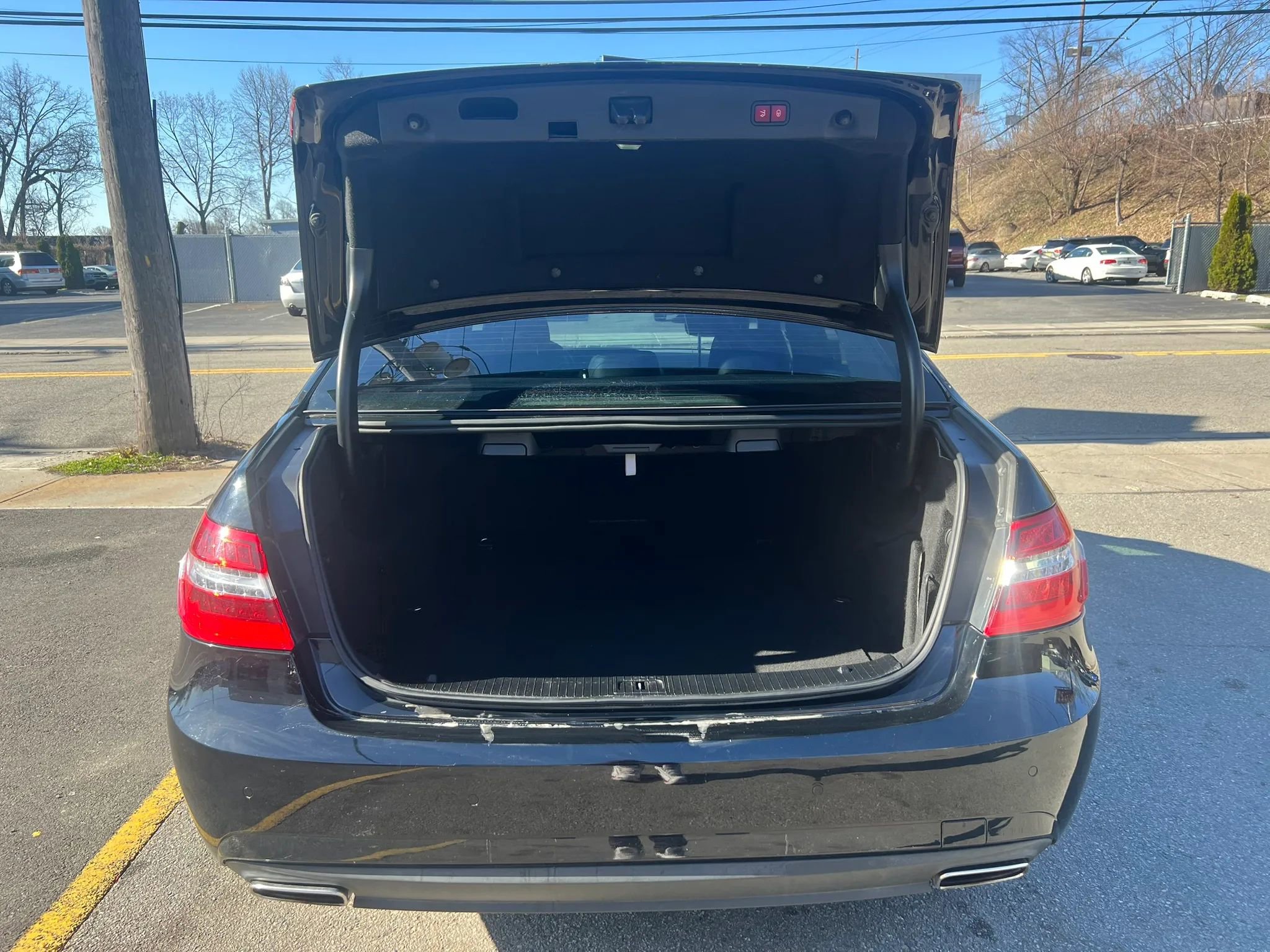 Used 2013 Mercedes-Benz E 550 4MATIC Sedan image 7