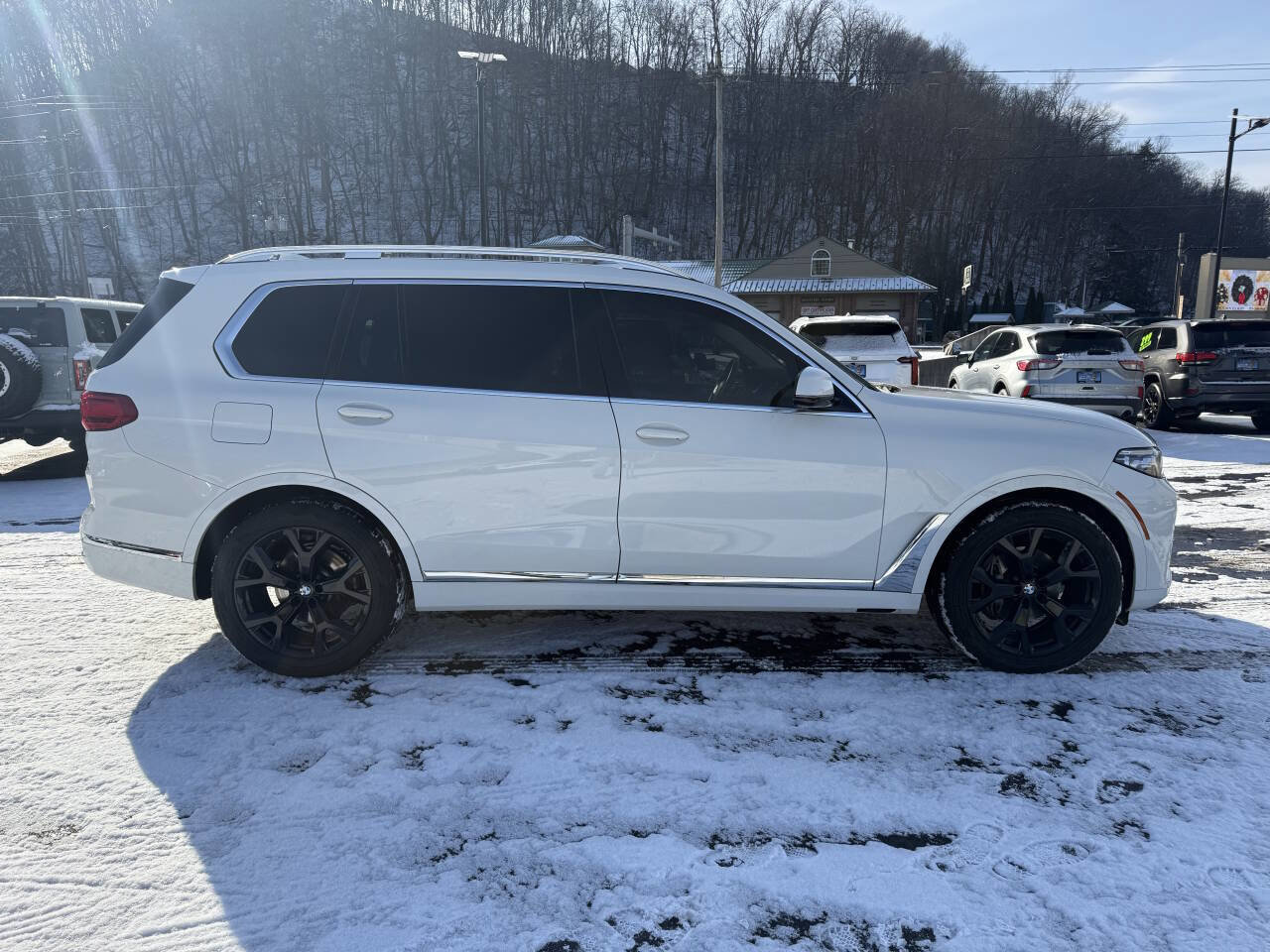 Used 2022 BMW X7 xDrive40i w/ Premium Package image 10