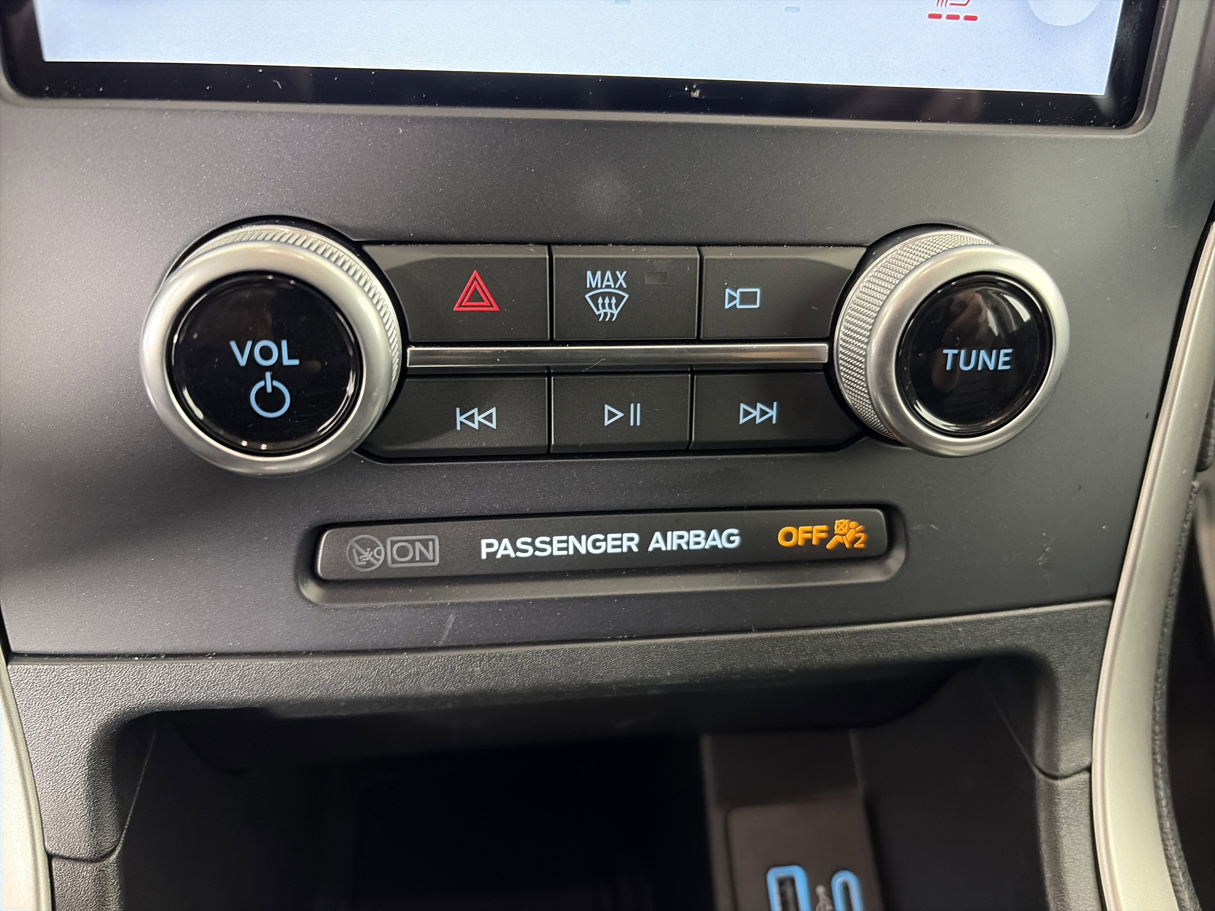 Used 2023 Ford Edge SEL image 26