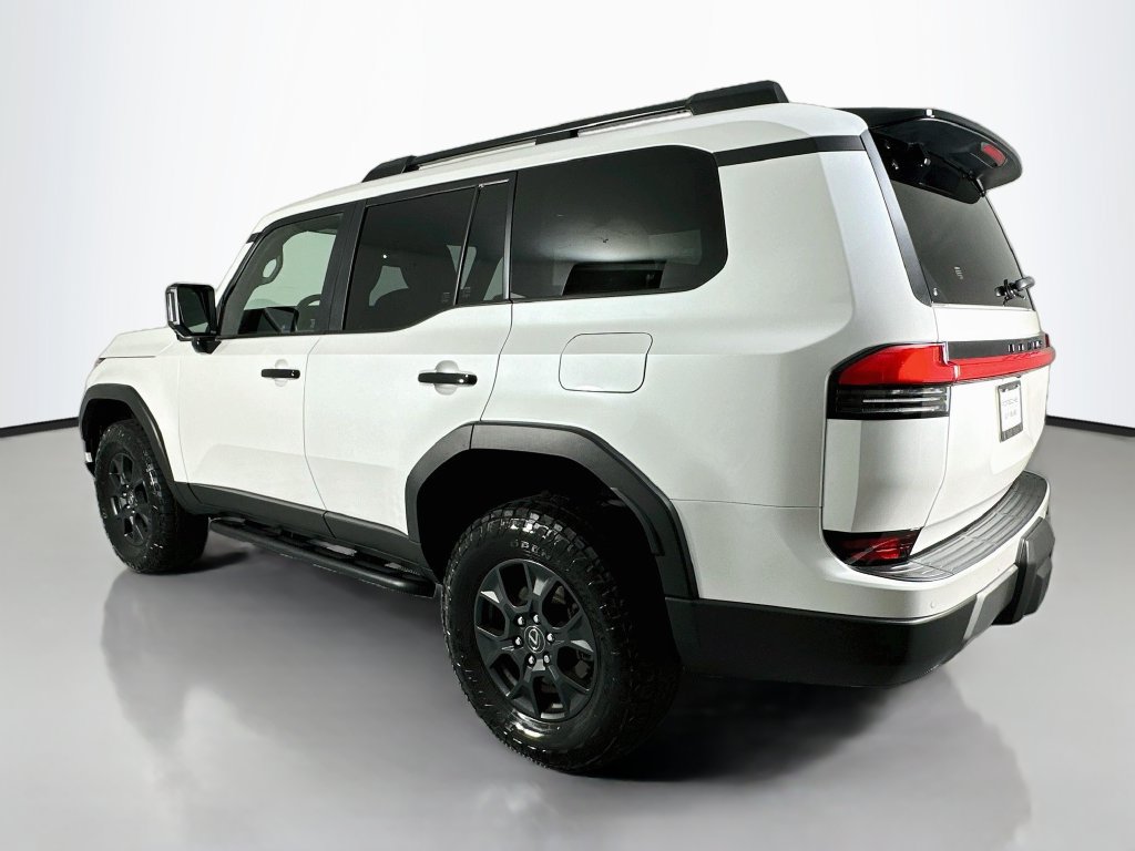 Used 2024 Lexus GX 550 AWD/4WD image 3
