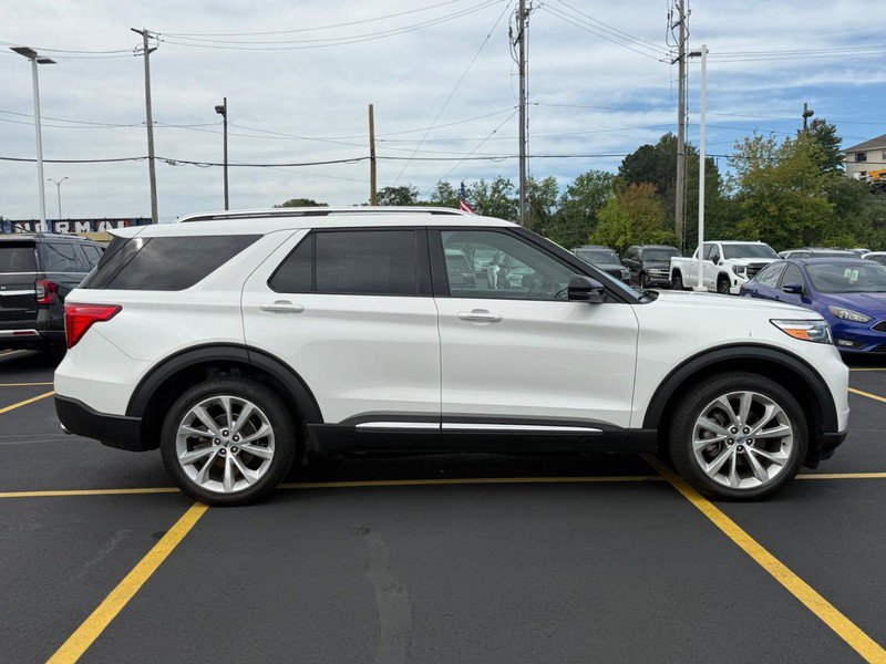 Certified 2023 Ford Explorer Platinum w/ Technology Package AWD/4WD image 2