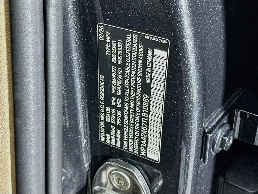 Certified 2026 Porsche Macan AWD/4WD image 35