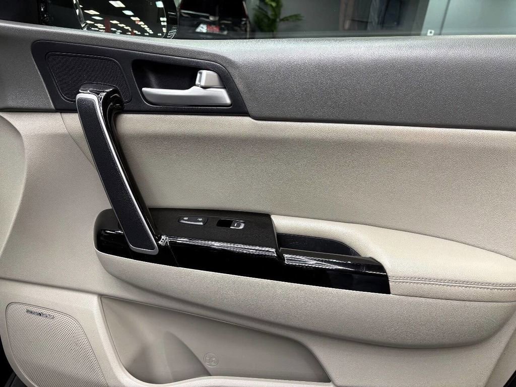 Used 2018 Kia Sportage EX w/ EX Technology Package image 55