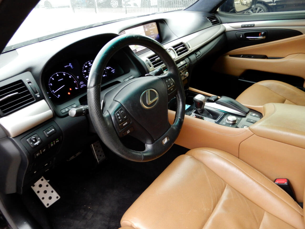 Used 2015 Lexus LS 460 w/ F Sport Package image 11