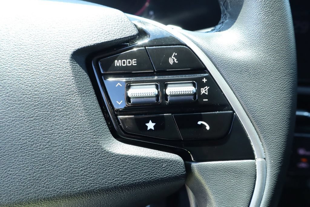 Used 2025 Kia Niro EX Touring FWD image 23