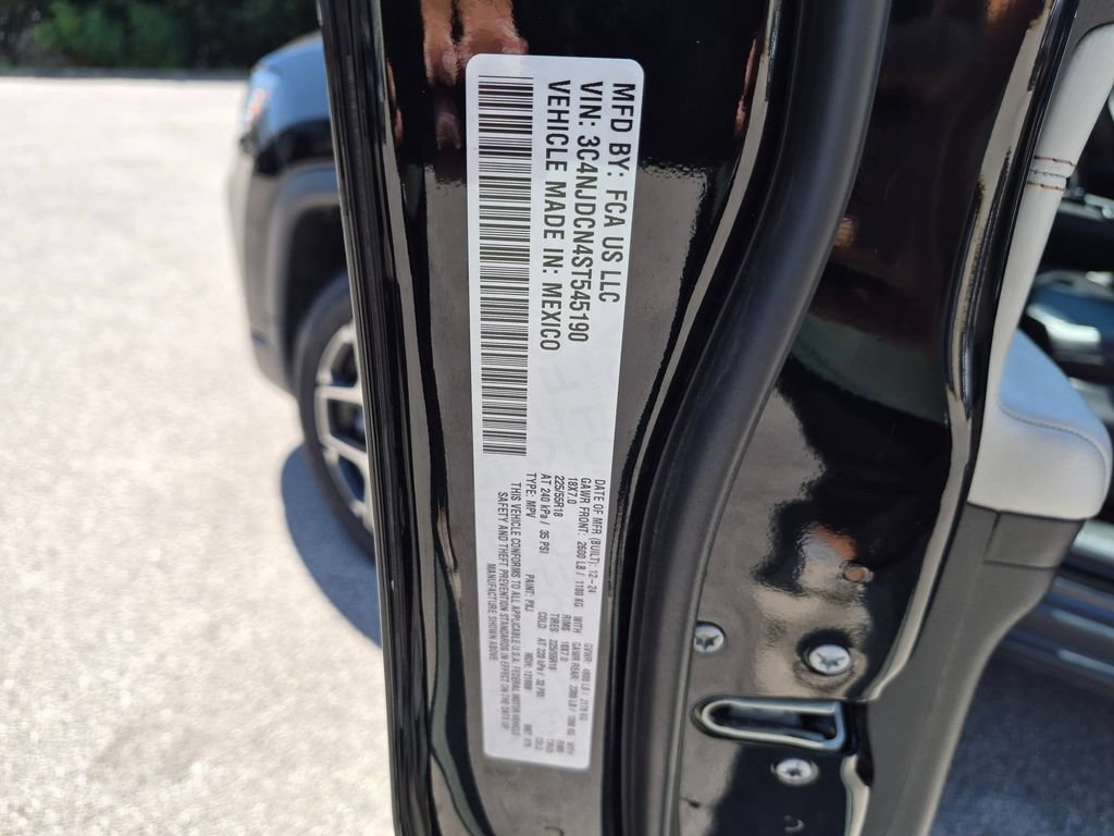 Used 2025 Jeep Compass Limited AWD/4WD image 35