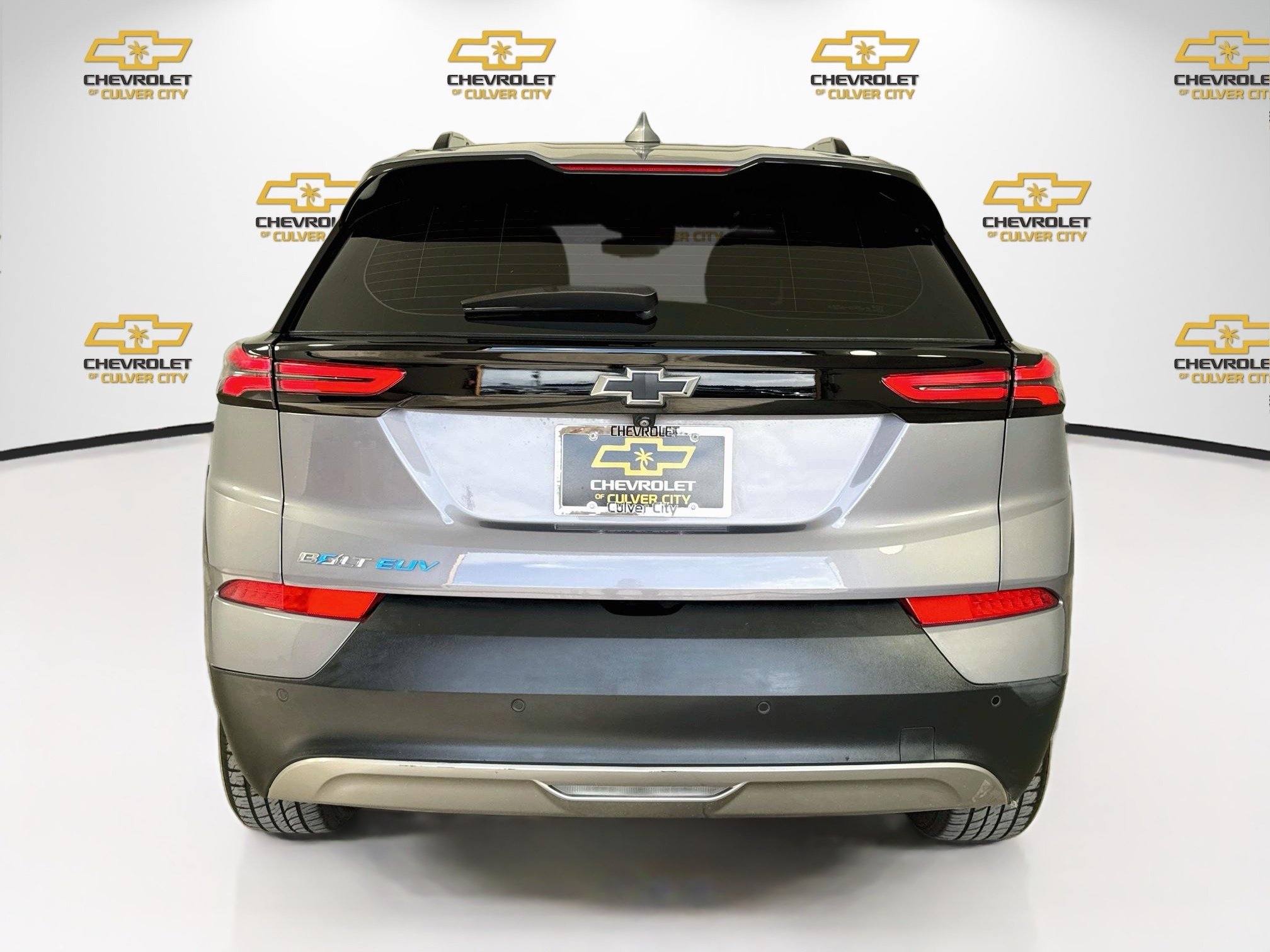 Used 2022 Chevrolet Bolt EUV LT w/ Comfort Package FWD image 7