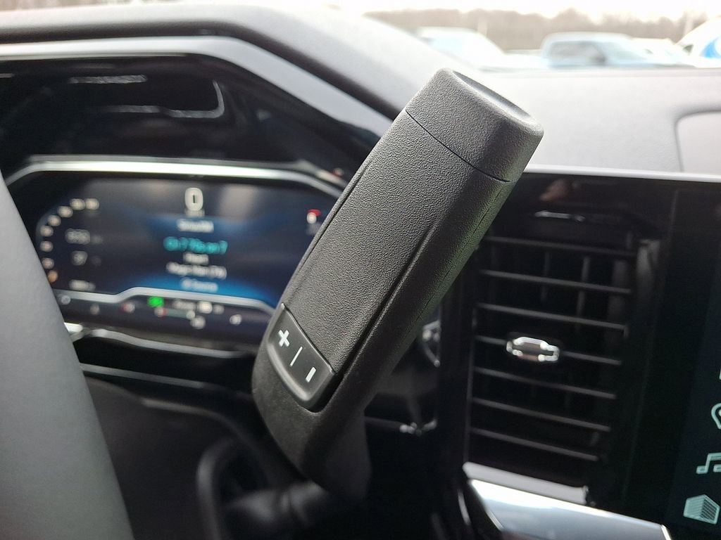 Used 2025 Chevrolet Silverado 1500 LT image 14