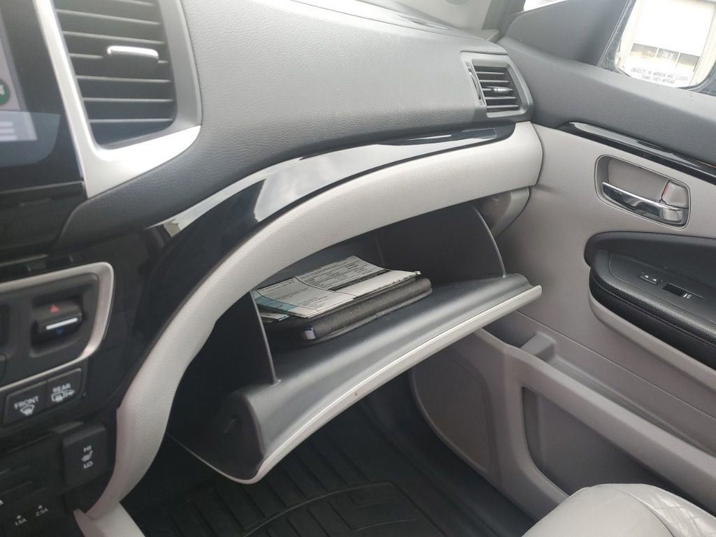 Used 2016 Honda Pilot Touring image 20