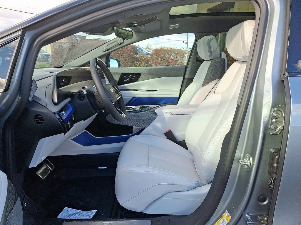 New 2026 Cadillac Optiq Sport 1 w/ LPO, Floor Liner Package image 6