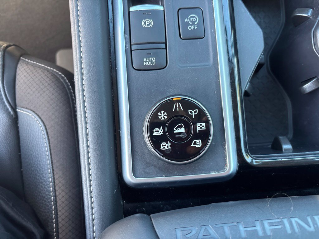 Certified 2024 Nissan Pathfinder SL AWD/4WD image 19