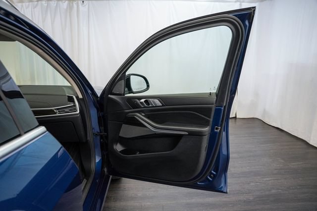 Used 2020 BMW X7 xDrive40i w/ Premium Package AWD/4WD image 17
