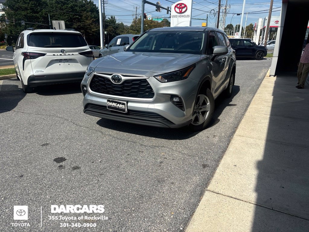 Used 2022 Toyota Highlander LE