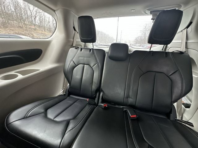 Used 2024 Chrysler Pacifica Touring-L FWD image 28