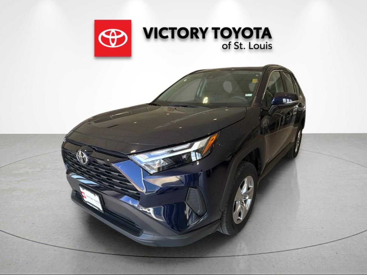 Used 2025 Toyota RAV4 XLE AWD/4WD image 7