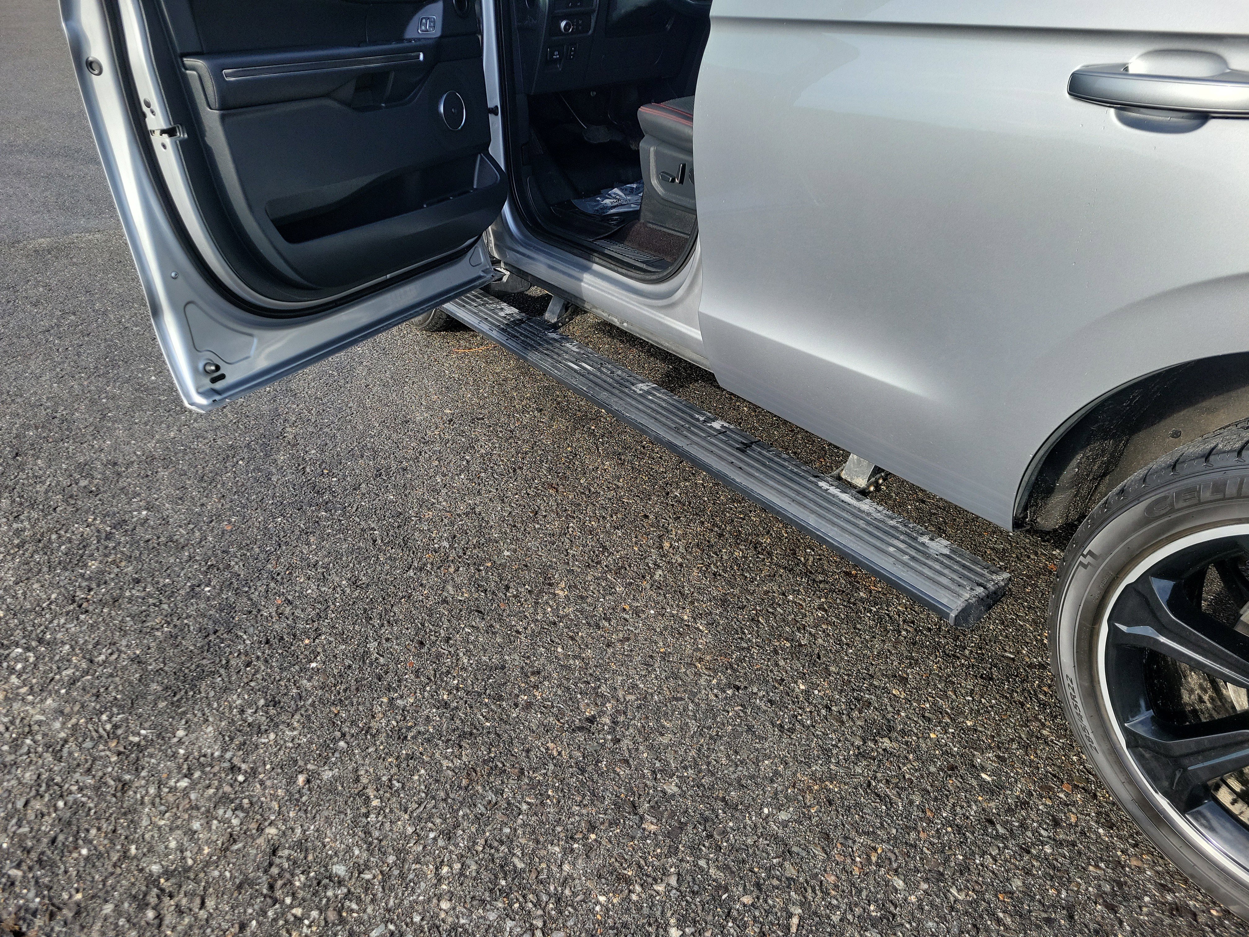 Used 2022 Ford Expedition Limited image 31