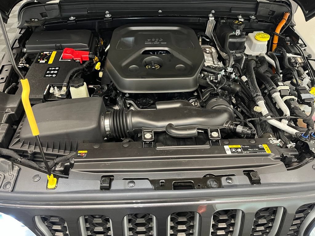 Used 2023 Jeep Wrangler Unlimited Sahara AWD/4WD image 19