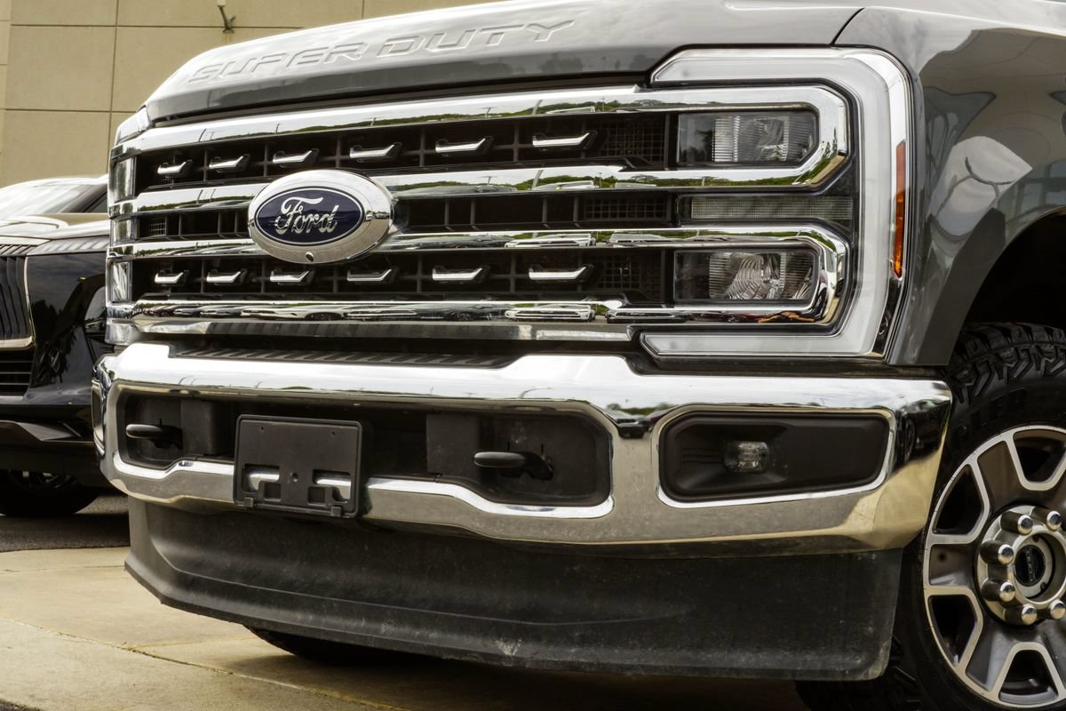 Used 2024 Ford F250 Lariat AWD/4WD image 2